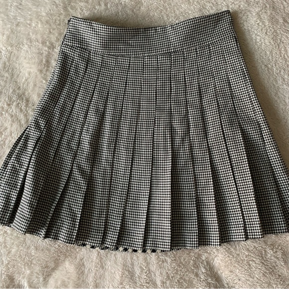 Zara Houndstooth Pleated Check Mini Skirt sz Small - Picture 8 of 11